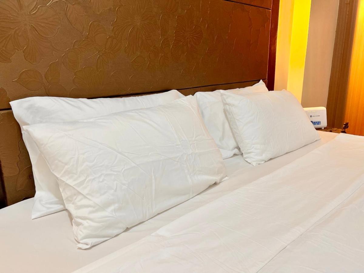 Newport Hotel Near Naia Manila Airport Terminal Пасай Экстерьер фото