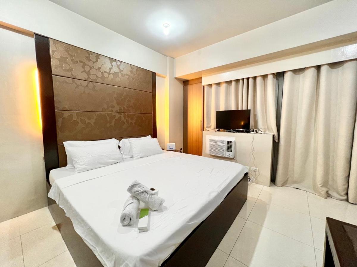 Newport Hotel Near Naia Manila Airport Terminal Пасай Экстерьер фото